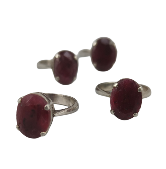 Rubin silver ring